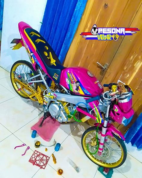 PESONA VIJAR di Instagram "Bangkit sejak ditikung pas lagi sayang"e😆 @yudhi_vr25 . . . . . . #vijarpesona #poison_modif #vixion_jari234 #vixionjarijari…" Vehicles, Quick Saves, Instagram