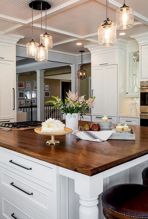 Large Kitchen Cabinets, Chandeliers Kitchen, Island Layout, Dapur Rustic, Diy Wood Countertops, Kitchen Cabinet Layout, Farmhouse Kitchen Lighting, Kabinet Dapur, Farmhouse Kitchen Island