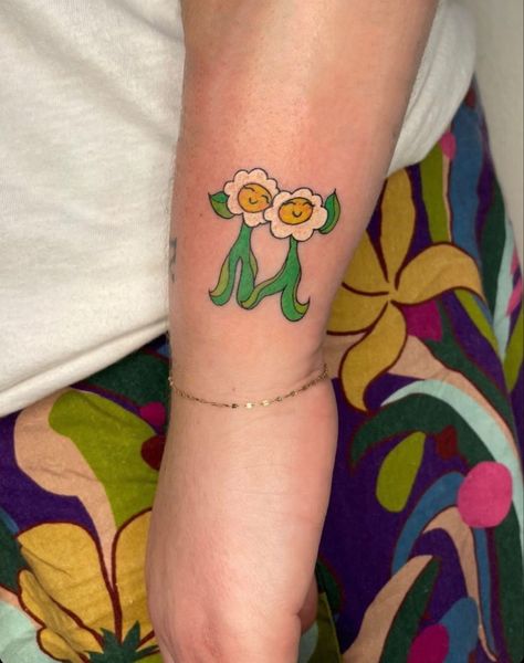 Brittany Broski Tattoo, Daisy Tattoo, Body Modifications, Paw Print Tattoo, Flower Tattoo, Art Wallpaper, Tatting, Tattoos, Beauty