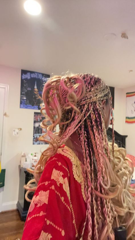 Pink Box Braids Hairstyles, Pink And Blonde Goddess Braids, Half Pink Half Black Hair Box Braids, Braids Black Women Color, Blonde And Pink Box Braids, Box Braid Colors, Light Pink Braids, Braid Combos, Knotless Braids Pink