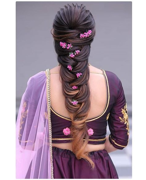 When in doubt, braid your hair and add flowers! 🌺🌼 These bridal hairstyles are perfect for a summer wedding. 🌅 . . Which one is the… Reception Hairstyles, Hair Style On Saree, Engagement Hairstyles, Bridal Hairdo, Bridal Hair Buns, Hairdo Wedding, Indian Wedding Hairstyles, Long Hair Wedding Styles, Indian Bridal Hairstyles