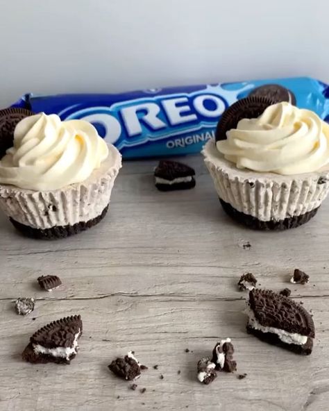 4,114 Likes, 18 Comments - Bakery | London🇬🇧 (@bakerydreamz) on Instagram: “5-INGREDIENTS MINI OREO CHEESECAKE 😍~ 🔔 DM for promo- Follow @bakerydreamz for more bakery daily! 🍩…” Oreo Mini Cheesecake, Mini Oreo Cheesecake, Bakery London, Oreo Cheesecake Recipes, Recipe Tutorial, Chocolate Food, Oreo Cheesecake, Cheesecake Recipes, Chocolate Recipes