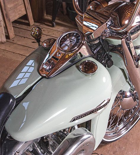 Custom 1975 Harley-Davidson FLH | Shovelheads Aren’t Dead | Hot Bike Magazine Motos Bobber, Harley Shovelhead, Harley Davidson Knucklehead, Harley Davidson Panhead, Motos Harley, Harley Davidson Baggers, Bike Magazine, Vespa Scooter, West Coast Choppers