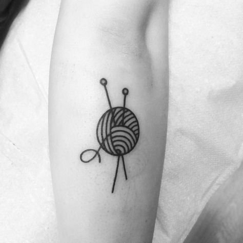 Wool Tattoo Design, Ball Of Wool Tattoo, Knitting Needles Tattoo, Ball Of Yarn Tattoo, Wool Tattoo, Tattoos For Women 2023, Knitting Tattoos, Yarn Tattoo, Knitting Needles Sherwin Williams