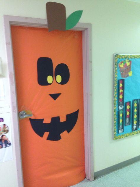 Monster Door Decoration, Door Decorations College, Halloween Classroom Door, Halloween Classroom Decorations, Door Decoration Ideas, Dorm Door Decorations, Rachel Miller, Halloween Decoration Ideas, Christmas Door Decoration