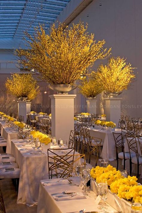 Yellow Wedding Theme, Yellow Colour Scheme, Yellow Theme, Yellow Wedding, Mod Wedding, Deco Floral, Floral Centerpieces, Reception Decorations, Decoration Table