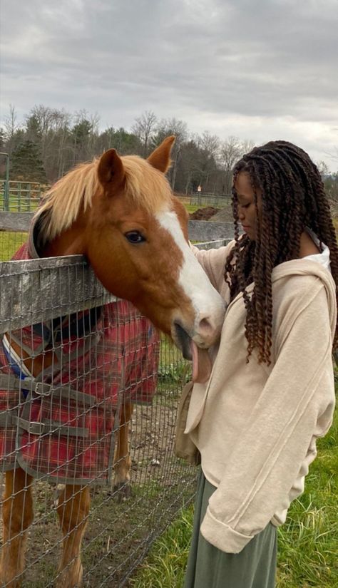 Southern Black Women, Black Country Girl, Savannah Smith, Black Cowboys, Black Cowgirl, Cowgirl Aesthetic, Equestrian Life, Dream Lifestyle, Horse Girl