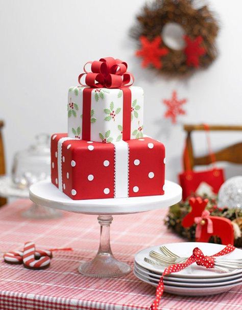 A wedding cake that looks like Christmas presents by @clark9760 | Brides.com Torte Creative, Present Cake, Christmas Cake Designs, Torte Cupcake, Christmas Cake Decorations, Xmas Cake, Winter Cake, Special Cake, Holiday Cakes