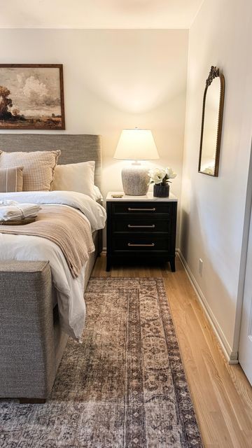 Kristen McGowan on Instagram: "Let’s transform our guest bedroom from a 1 star stay to a 5 star stay in only 3 days!⭐️ We were pretty much starting from scratch here and needed everything from furniture, lighting, a mattress, decor and @ashleyfurniturecompany had everything we needed for to make this bedroom look and feel cozy, timeless, and comfortable for our friends and family to enjoy! #ad #myashleyhome #ashleypartner #ashleyfinds" Kristen Mcgowan, White Bedroom Decor, Cozy Farmhouse, White Bedroom, Guest Bedroom, Furniture Lighting, From Scratch, 5 Star, Mattress