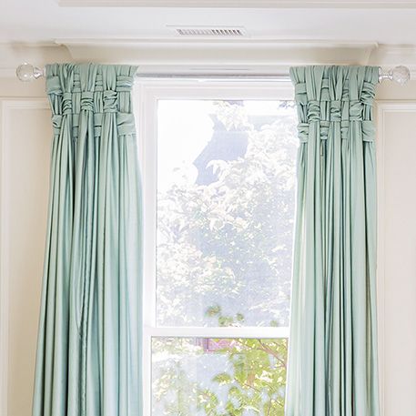 60 DIY Curtain Ideas That Will Improve Your Room in a Flash Two Fabric Curtains, English Cottage Window Treatments, Curtain Rod Ideas, Diy Curtain, False Ceiling Bedroom, Fabric Curtains, Window Designs, Unique Curtains, Plain Curtains