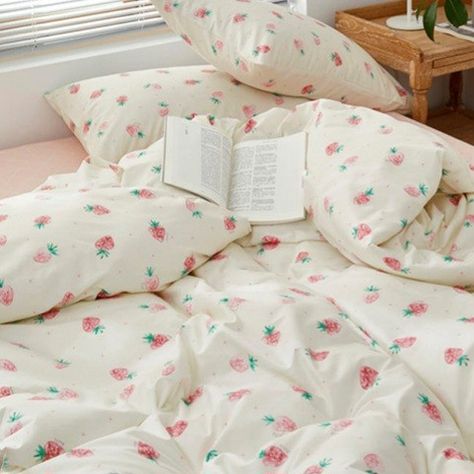 Strawberry Bedding Aesthetic, Kawaii Bedroom Decor, Strawberry Bed Sheets Aesthetic, Strawberry Duvet, Teen Size Bed Cottagecore Comfiter, Aesthetic Strawberry, Kawaii Bedding Pink, Teen Girl Bedding, Strawberry Beds