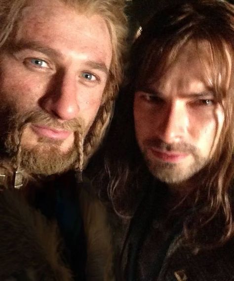 Kili Fili selfie Fili Hobbit, Kili And Fili, Kili Hobbit, Kili And Tauriel, Dean O'gorman, Dean O Gorman, Fili And Kili, Aiden Turner, The Hobbit Movies