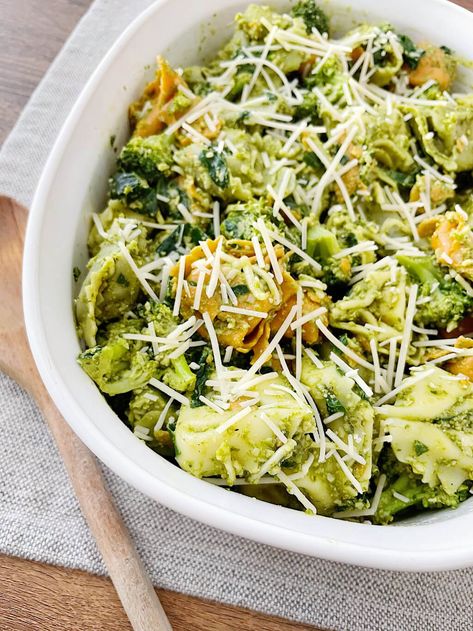 Pesto Tortellini Pasta Salad Pesto Tortellini Pasta Salad, Pesto Tortellini Salad, Favorite Dinner Recipes, Tortellini Pasta Salad, Broccoli Pesto, Pesto Tortellini, Pasta Salad With Tortellini, Tortellini Recipes, Tortellini Pasta