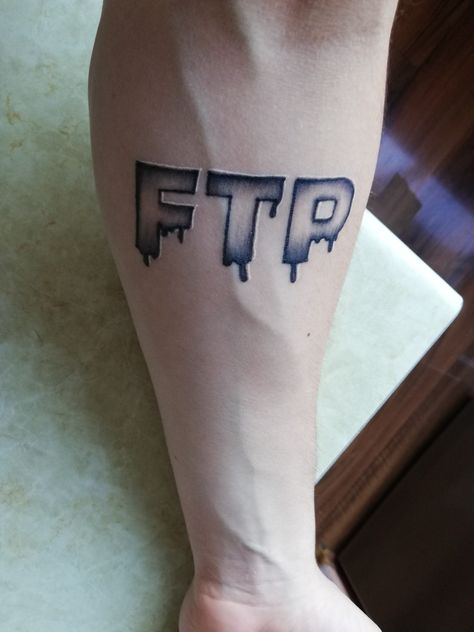 Never Fold Tattoo, Dumpster Tattoo, Team Sesh Tattoo, Ftp Tattoo Design, Ftp Tattoo, G59 Tattoos, Mom Drawing, Patriotic Tattoos, Skull Sleeve Tattoos