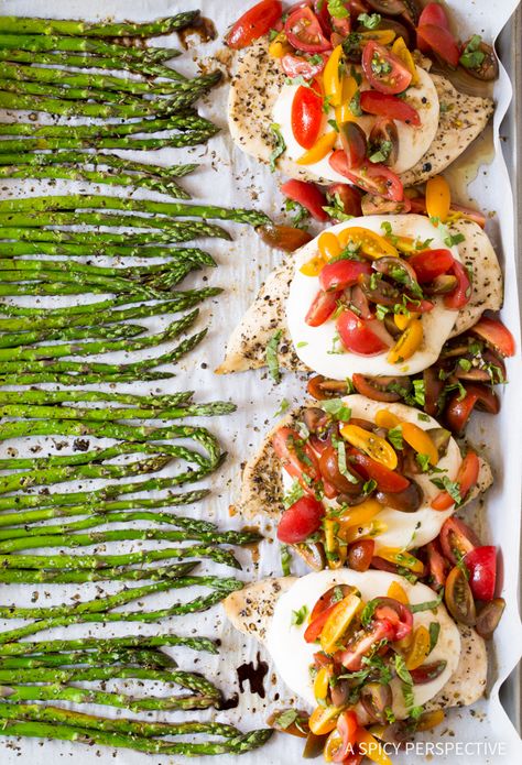 Bruschetta Chicken Sheet Pan Dinner, Sheet Pan Bruschetta Chicken, Chicken Sheet Pan Dinner, Sawi Hijau, Sheet Pan Meals, Chicken Sheet Pan, Sheet Pan Dinners Chicken, Easy Sheet Pan Dinners, Sheet Pan Suppers