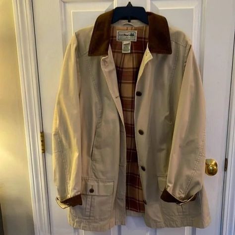 LL Bean women’s jacket Ll Bean Jacket Outfits, Ll Bean Style Women, Ll Bean Aesthetic, Barn Coat Outfit, Ll Bean Style, Boy Skater, Ll Bean Jacket, Thrift Inspo, Confessions Of A Shopaholic