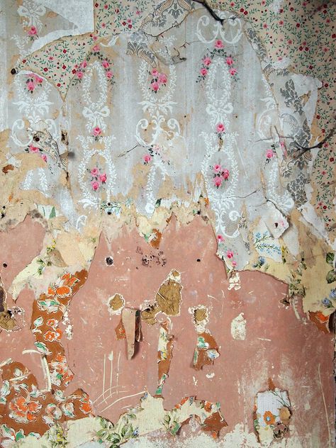 Layers and Layers of Wallpaper | Nomadic Decorator Peeling Wallpaper, Peeling Paint, Old Wall, Old Wallpaper, New Wall, Vintage Wallpaper, Color Textures, Of Wallpaper, Textures Patterns