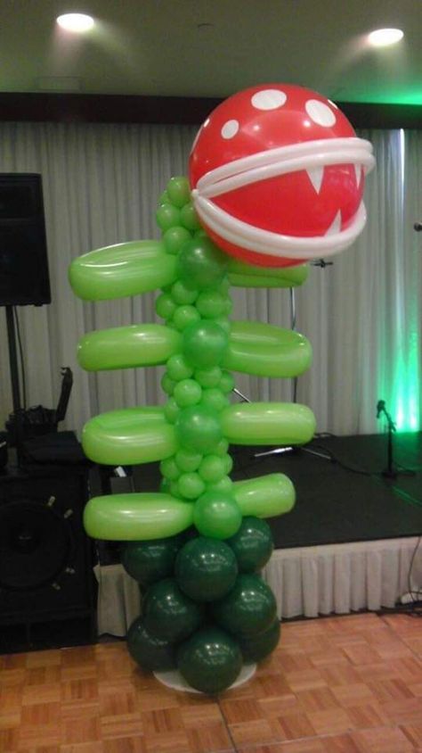 Mario And Luigi Balloon Garland, Mario Balloon Columns, Peach Mario Birthday Party Decorations, Bowser Castle Decoration, Super Mario Balloons, Mario Balloon Arch, Diy Mario Decorations, Mario Balloons, Mario Party Decorations