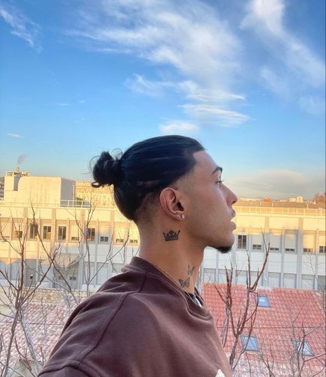 Fade For Long Hair Men, Tape Up Haircut Men Long Hair, Men’s Long Hair With Taper, Low Taper Undercut Long Hair, Thick Long Hair Men, Man Bun Undercut Curly, Low Taper Man Bun, Man Bun Taper Fade, Low Undercut Long Hair