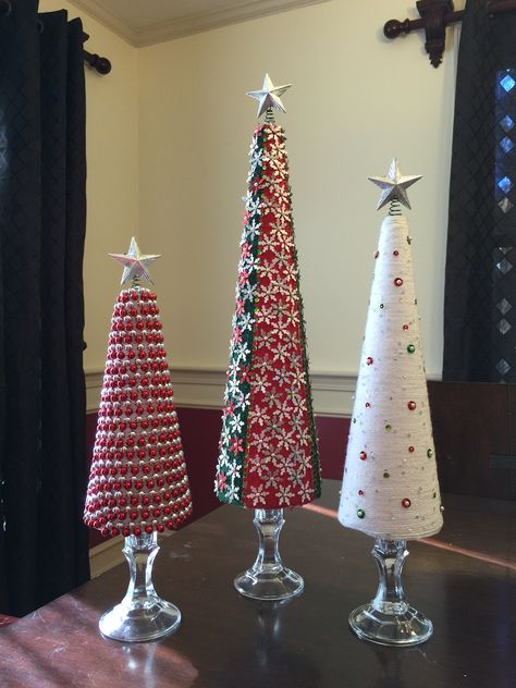 DIY foam Christmas tree with stand. Christmas Cones, Inexpensive Christmas, Artificial Christmas Trees, Christmas Table Centerpieces, Cone Christmas Trees, Fun Christmas Decorations, Christmas Tree Crafts, Small Christmas Trees, Tree Crafts