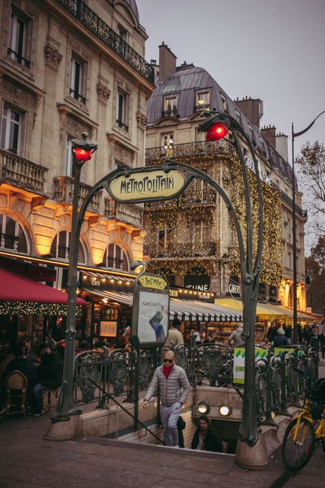 A cloudy evening in Paris - THE STYLING DUTCHMAN. Paris Evening, Cloudy Evening, Hotel Des Invalides, Evening In Paris, Europe Street, Paris Life, Moodboard Ideas, Round Pool, Just The Two Of Us