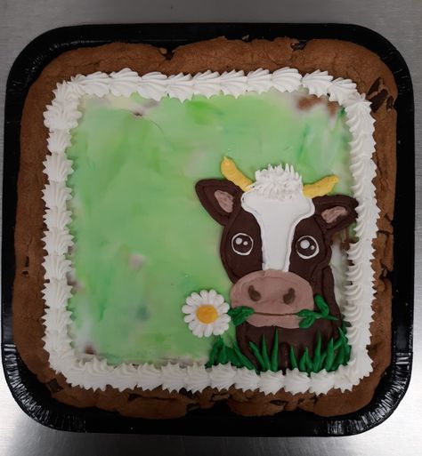 Frog Cookie Cake, 4-h Cake Decorating Ideas, Cow Cookie Cake, Spring Cookie Cake, Buttercream Animals, Cake Animals, Dq Cakes, Message Cookies, Big Cookies