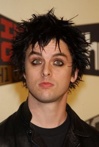 oh my gosh he is so attractive Billy Joe Armstrong, Guys With Black Hair, Punk Rock Hair, Billie Green Day, Jason White, Green Day Billie Joe, Rock Hairstyles, Tré Cool, Joe Armstrong