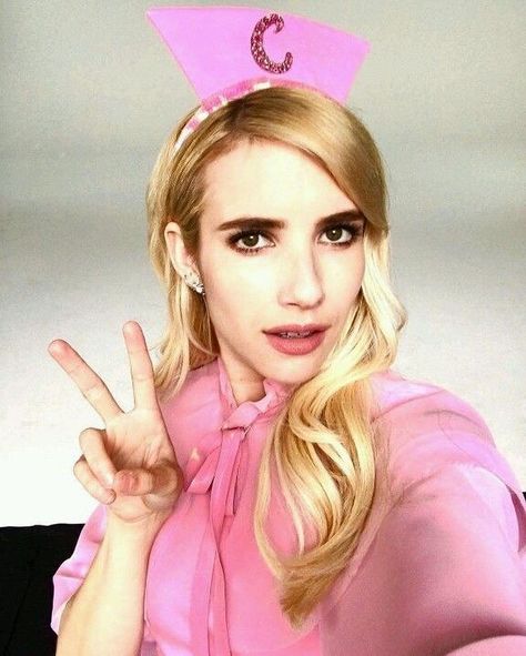 Emma Roberts 🦋 on Instagram: “I miss her.💗🥺 @emmaroberts @mrrpmurphy” The Millers, Miss Her, Scream Queens, Julia Roberts, Emma Roberts, Scream, Detective, The Beauty, Behind The Scenes