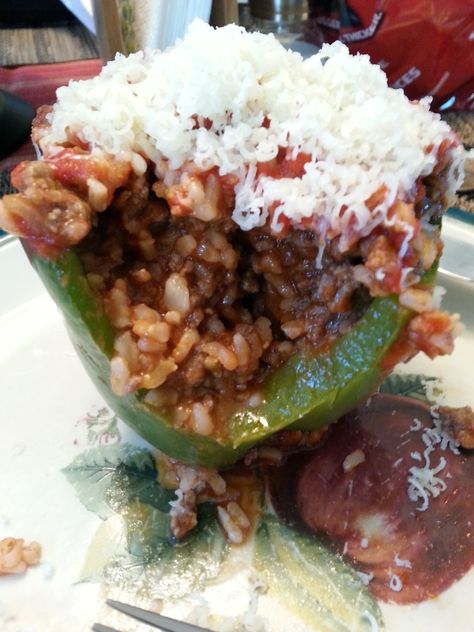 Betty Crocker Stuffed Peppers, Stuffed Bell Peppers Ground Beef, Chocolate Frosting Easy, Campbells Soup Recipes, Hamburger Dishes, Paula Dean, Betty Crocker Recipes, Beef Dinners, Campbell Soup