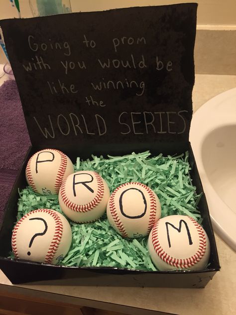 My baseball players idea of a promposal ❤️⚾️                                                                                                                                                                                 More Softball Promposal, Baseball Promposal, Prom Invites, Cute Promposals, School Dance Ideas, Cute Homecoming Proposals, Cute Prom Proposals, Heart Basket, Asking To Prom