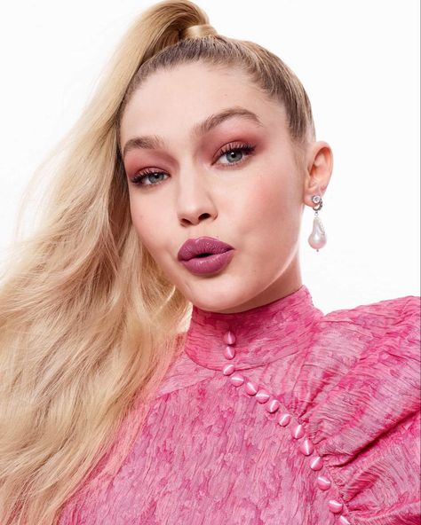 Gigi Hadid Lipstick, Maybelline Photoshoot, Gigi Hadid Maybelline, Gigi Hadid Photoshoot, Kate Moss Lipstick, Gigi Hadid Pictures, Gigi Hadid Looks, Bella Gigi Hadid, Hadid Sisters