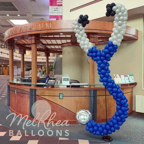 Nurse Graduation Balloons, Nurse Balloon Garland, Stethoscope Balloon, Nursing Balloon Arch, Balloon Sculptures Diy, Nurse Balloons, Nurse Party, Deco Ballon, Balloon Designs