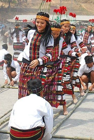 Mizoram Folk Dancers of India East Indian Culture, Himalayas Map, Mizo Puan, Indian Diversity, Indian Dance Forms, Indian Dances, Dance Of India, Dance Forms, North East India