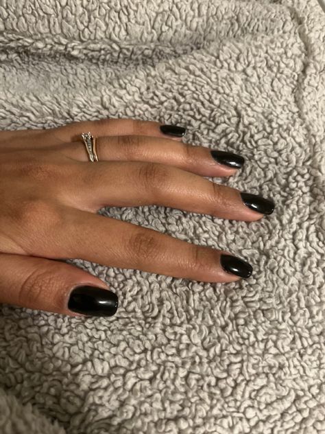 Black Shellac Nails Short, Simple Shellac Nails Designs, Black Nails Dip, Sns Nails Black, Natural Shellac Nails, Black Sns Nails, Black Natural Nails, Black Dip Nails, Black Shellac Nails