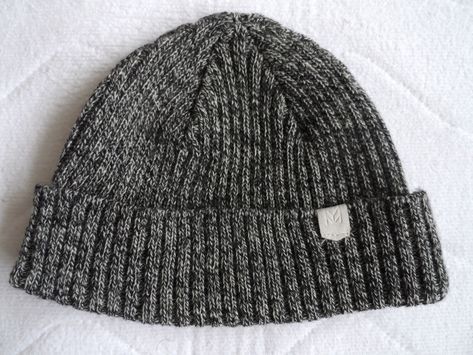 MAPLE beanies are top quality beanies designed by a Canadian , and made in Japan  ------------------------------------------- One Size - Rib cuff delivering a lovely fit in the classic 'Fishermans' style in HEATHER GREY (see CHARCOAL too in our ebay store) Super warm as 100% wool Smart embossed small leather brand tab on front Standard Fit - Opening = 22cm  ,  Height = 17cm Brand new ( see our photos - we photo every item )   ---------------------------------------------------------------- This Outdoor Beanie, Outdoor Brands, The Wind, Other Colors, Heathers, Ebay Store, Knitted Hats, Heather Grey, Accessories Hats