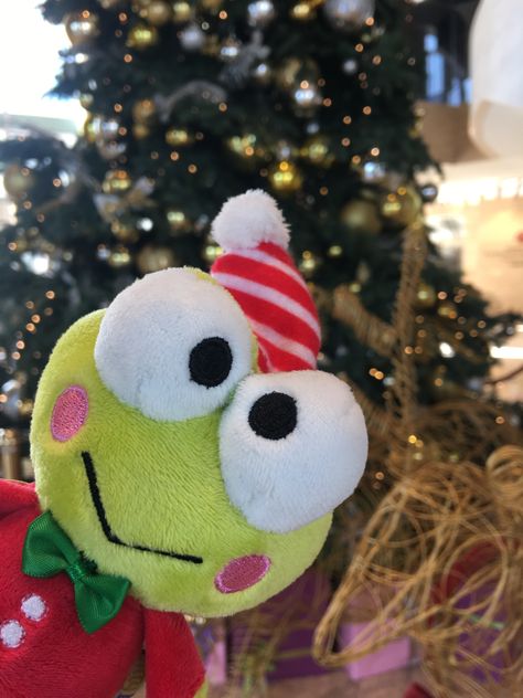 Keroppi Christmas, Widget Christmas, Christmas Ornaments Easy, Christmas Pfp, Diy Christmas Ornaments Easy, Diy Christmas Ornaments, Kirby, Diy Christmas, Stuffed Animal