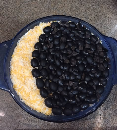 Eclipse Party 7 Layer Dip Solar Party Food, Ideas For Solar Eclipse Party, Solar Eclipse Meal Ideas, Total Solar Eclipse 2024 Party Food, Solar Eclipse Appetizers, Solar Eclipse Dinner Ideas, Eclipse Appetizers, Total Eclipse Snacks, Eclipse Party Food Ideas