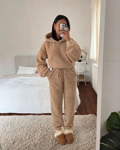 Cute Fall Outfits Casual, Fall Trendy Outfits, Winter Night Suit, Outfits Early Fall, Winter Lounge Wear, Trendy Outfits For Women, Fall Outfits Cute, Fall Outfits Casual, Winter Lounge