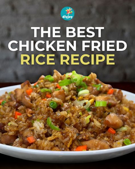 This chicken fried rice is a savory, salty meal packed with chicken, vegetables, and egg. It's filling, delicious, and easy to prepare! Healthy Chicken Fried Rice Meal Prep, Chinese Chicken Fried Rice Recipe Easy, Japanese Chicken Fried Rice Recipe, Chicken Fry Rice, Best Chicken Fried Rice Recipe, Fried Rice And Chicken, Chicken Fried Rice Recipe Easy, Cornbread Muffins Recipe, Chicken Fried Rice Easy