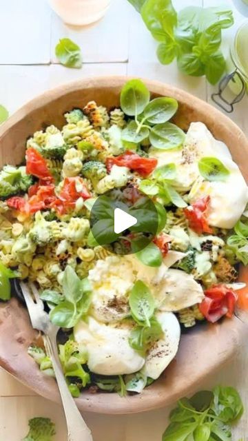 Meidterranean Diet Plan 🇺🇸 on Instagram: "🫒🥘 Broccoli Burrata Pasta Salad.

🙏 Thank you: @halfbakedharvest 

💁‍♀️ With this Mediterranean Broccoli Burrata Pasta Salad, you only need:
✅️ Spending only 10 MINUTES to prepare
🥳 Therefore, you can save a lot of cooking time while also losing weight and achieving a slim figure.

💁‍♀️ Type "Burrata" If you Want to Get More Recipes from @mediterraneandiet_guide

👉 Follow @mediterraneandiet_guide to Get More Below 15 MINUTES Recipes.

💝 Ingredients
Basil Ranch
▢1/2 cup plain Greek yogurt or sour cream
▢1/3 cup mayo
▢2 tablespoons buttermilk
▢1 cup fresh basil
▢1/4 cup fresh chopped chives
▢2 teaspoons Worcestershire
▢1 teaspoon garlic powder
▢1 teaspoon onion powder
▢kosher salt and black pepper
Pasta Salad
▢3 ounces prosciutto
▢1 pound s Mediterranean Broccoli, Black Pepper Pasta, Pepper Pasta Salad, Burrata Pasta, Mediterranean Diet Plan, Pepper Pasta, 15 Minute Meals, More Recipes, Grilled Corn