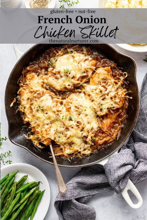 This French Onion Chicken Skillet will have your family licking their plates clean. This one-skillet dinner is full of those bold, classic french onion flavors.... but with hearty chicken for a boost of protein. French Onion Skillet, French Onion Chicken Skillet, Eat Protein, Super Recipes, French Onion Chicken, Chicken Skillet, Hearty Chicken, Chicken Easy, Skillet Dinners