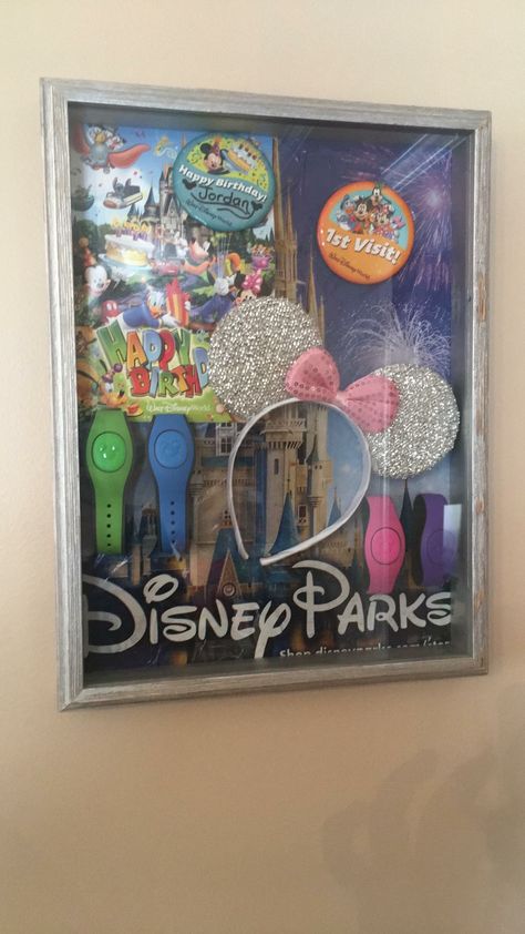 Disney Shadow Box, Deco Disney, Lilo Und Stitch, Disney Room Decor, Scrapbook Disney, Disney Cute, Foto Disney, Disney World Vacation Planning, Disney Souvenirs