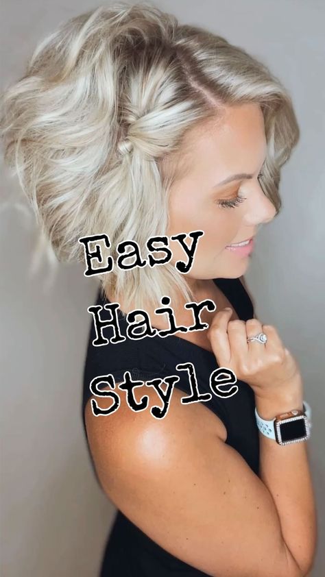 Short Hair Updo Easy, Straight Or Curly Hair, Chignon Simple, Old Hollywood Hair, Short Hair Up, Short Hairstyles Fine, Easy Hairdos, Wavy Bob, Easy Hair Updos