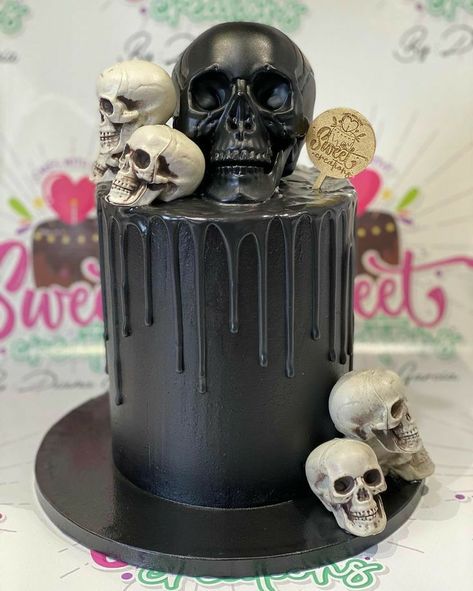 Rip 30s, 30th Birthday Cake For Women, Gothic Birthday Cakes, Goth Cakes, Rip 20s, Horror Cake, Scary Cakes, Gothic Cake, Skull Cake