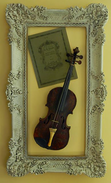 frame the violin on the wall. love. Violin Display, Violin Decoration, Old Violin, Ingenious Ideas, Brick Patterns Patio, Violin Art, Cloth Banners, Piano Room, Luxury Garden