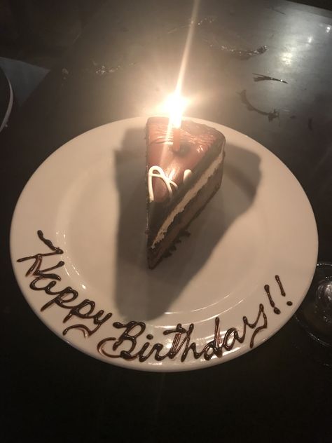 Birthday Celebration With Boyfriend, Birthday Pastry With Candle, Happy Birthday Best Friend Cake, Happy Birthday Fake Story, Birthday Streak, Birthday Celebration Snapchat Story, Fake Birthday Cake Story, Birthday Gifts Snapchat Story, Happy Birthday Snapchat