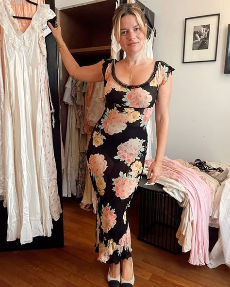 Betsey Johnson Milkmaid Dress, Betsy Johnson Dresses Vintage, Betsey Johnson Vintage, Vintage Betsey Johnson Dress, Betsy Johnson Aesthetic, Betsey Johnson Prom Dress, 2000s Dress, Betsey Johnson Floral Dress, Pineapple Girl