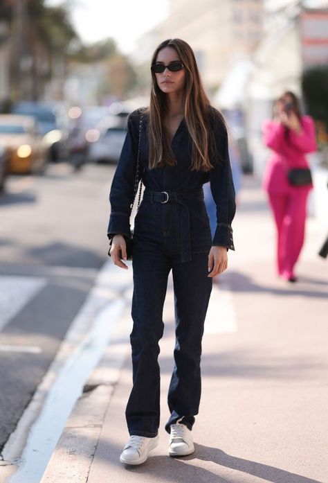 18 Jumpsuit Outfits for One-and-Done Fall Looks Black Jumpsuit Outfit Fall, Jumpsuit Outfit Fall, Style A Jumpsuit, Denim Jumpsuit Outfit, Black Denim Jumpsuit, Black Jumpsuit Outfit, Preppy Accessories, Flowy Jumpsuit, Jumpsuit Outfits