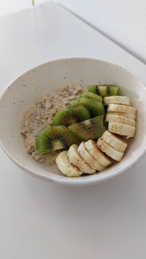 Kiwi Breakfast, Kiwi And Banana, Banana Breakfast, Banana Oats, Oats Recipes, Kiwi, Asparagus, Oats, Risotto