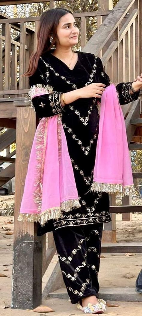 Black Punjabi Suit Simple, Black Suit Designs Punjabi, Black Suit Embroidery Designs, Black Punjabi Suit, Black Suit Designs, Fashion Knowledge, Pakistan Clothes, Suit Punjabi, Punjabi Suits Designer Boutique